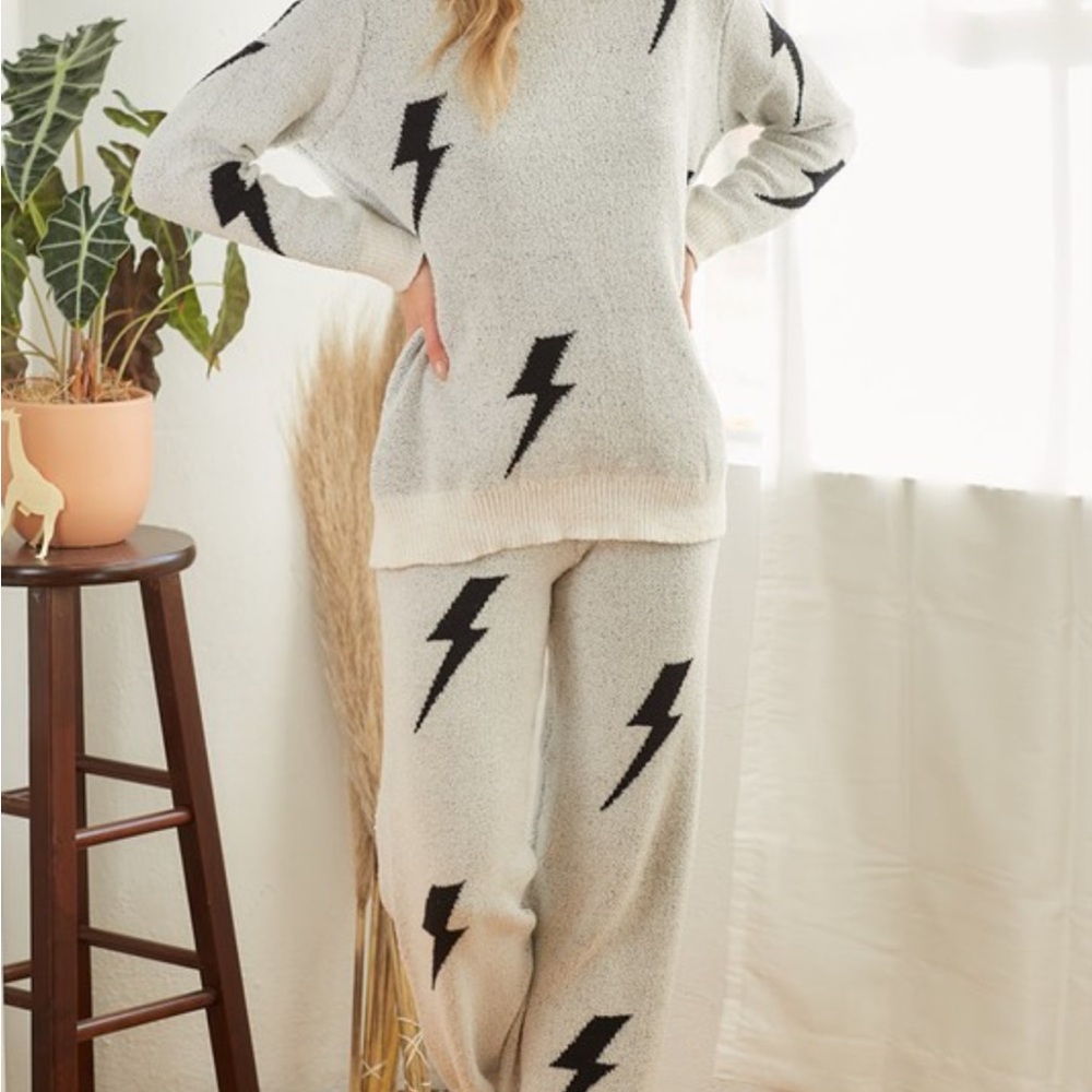 #166 LIGHTENING PATTERN SWEATER KNIT LIGHT WEIGHT PANTS
